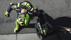 Valentino Rossi tidak menyesal menunda pensiun dari MotoGP. (AP Photo/Petr David Josek)
