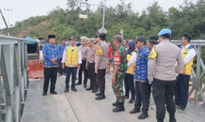 tinjau-langsung-longsor-di-tanjung