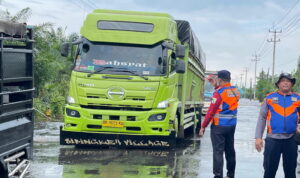 banjir-di-jalintim-km-83-semakin-su